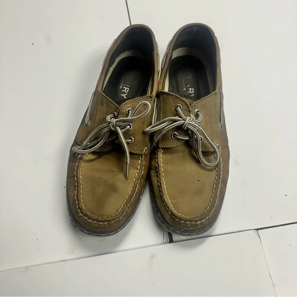 Sperry Men's Tan Leather Billfish 3-Eye boat shoes.